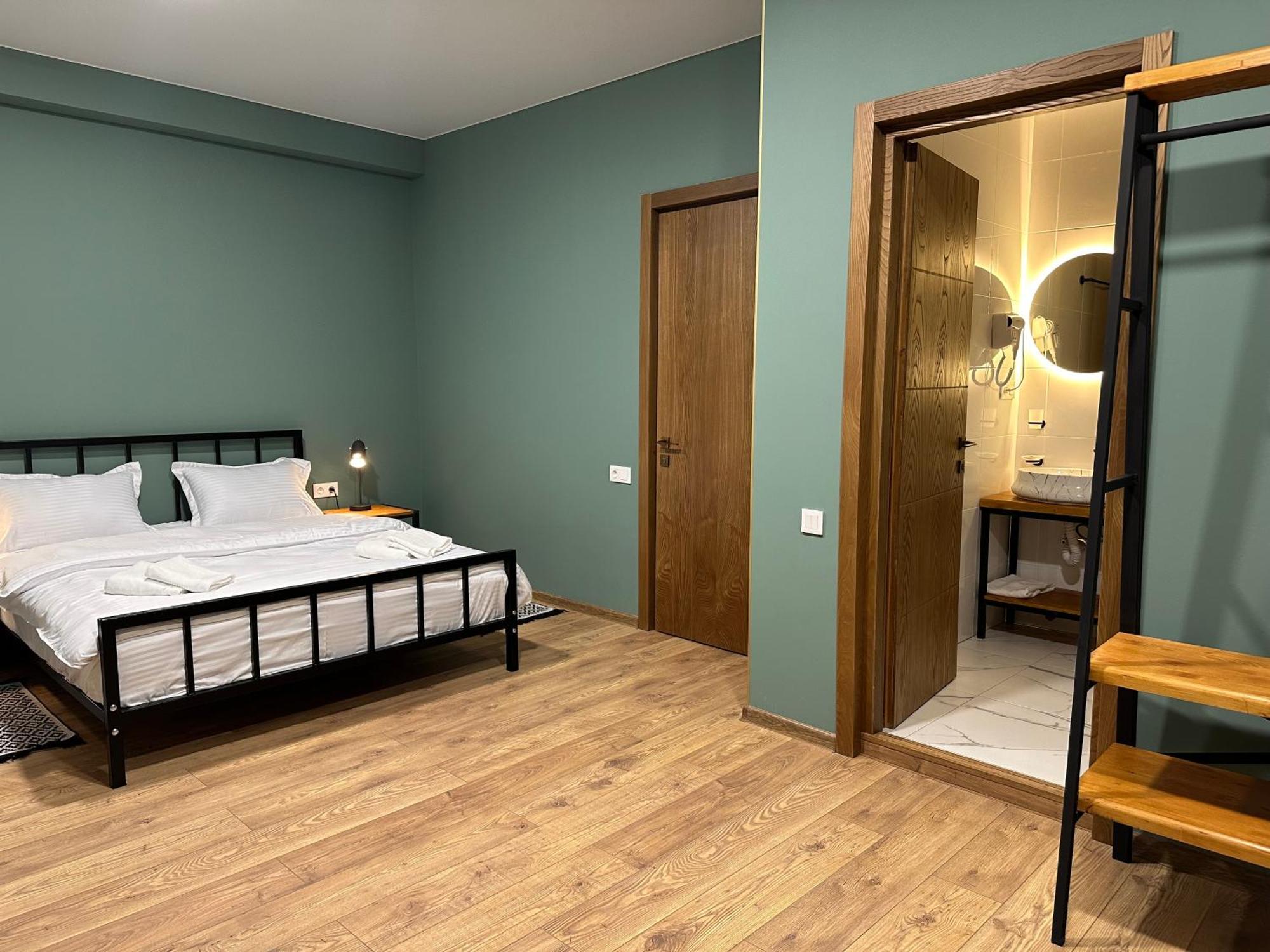 Hotel Mountime Kazbegi Esterno foto