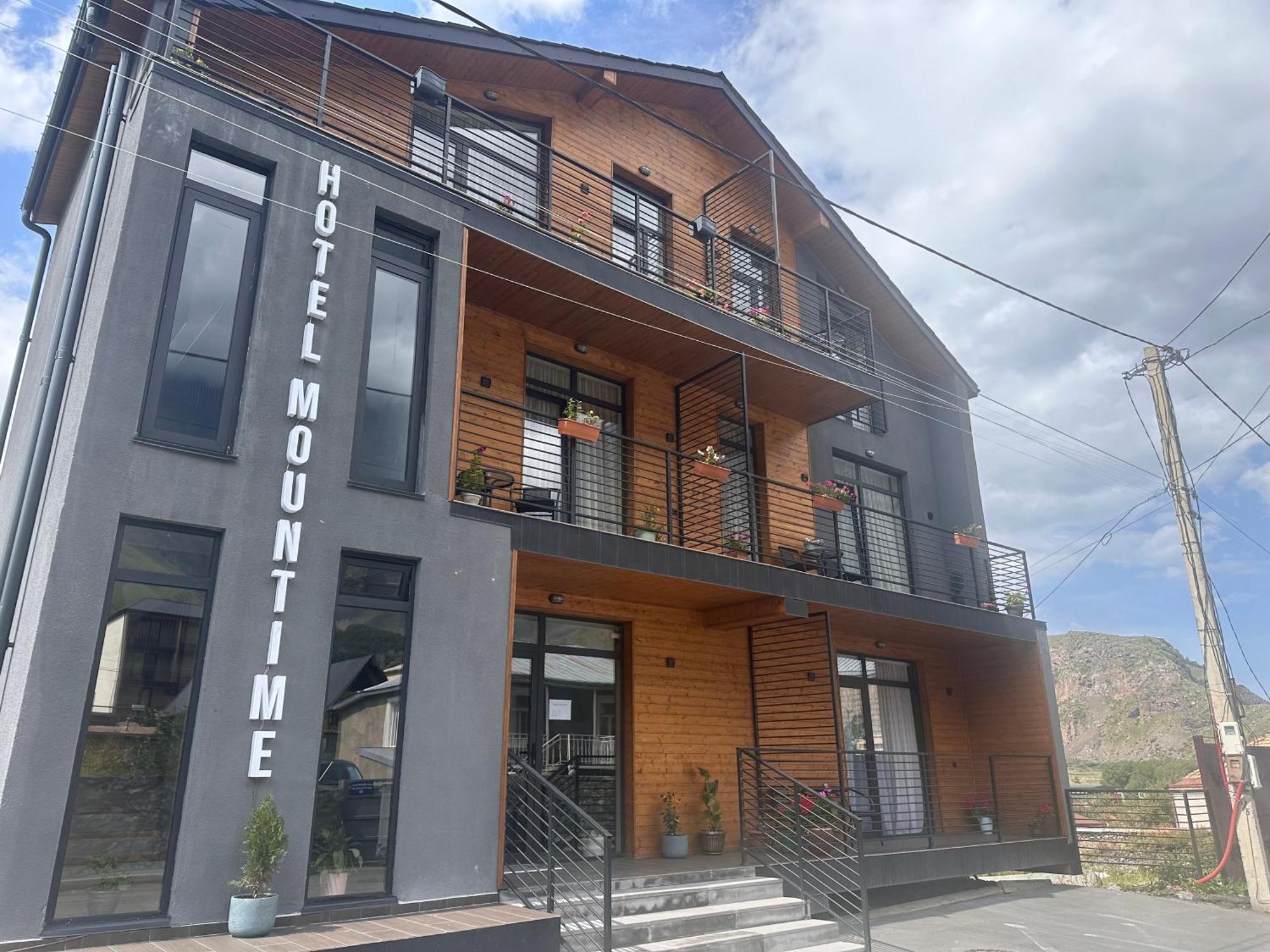 Hotel Mountime Kazbegi Esterno foto