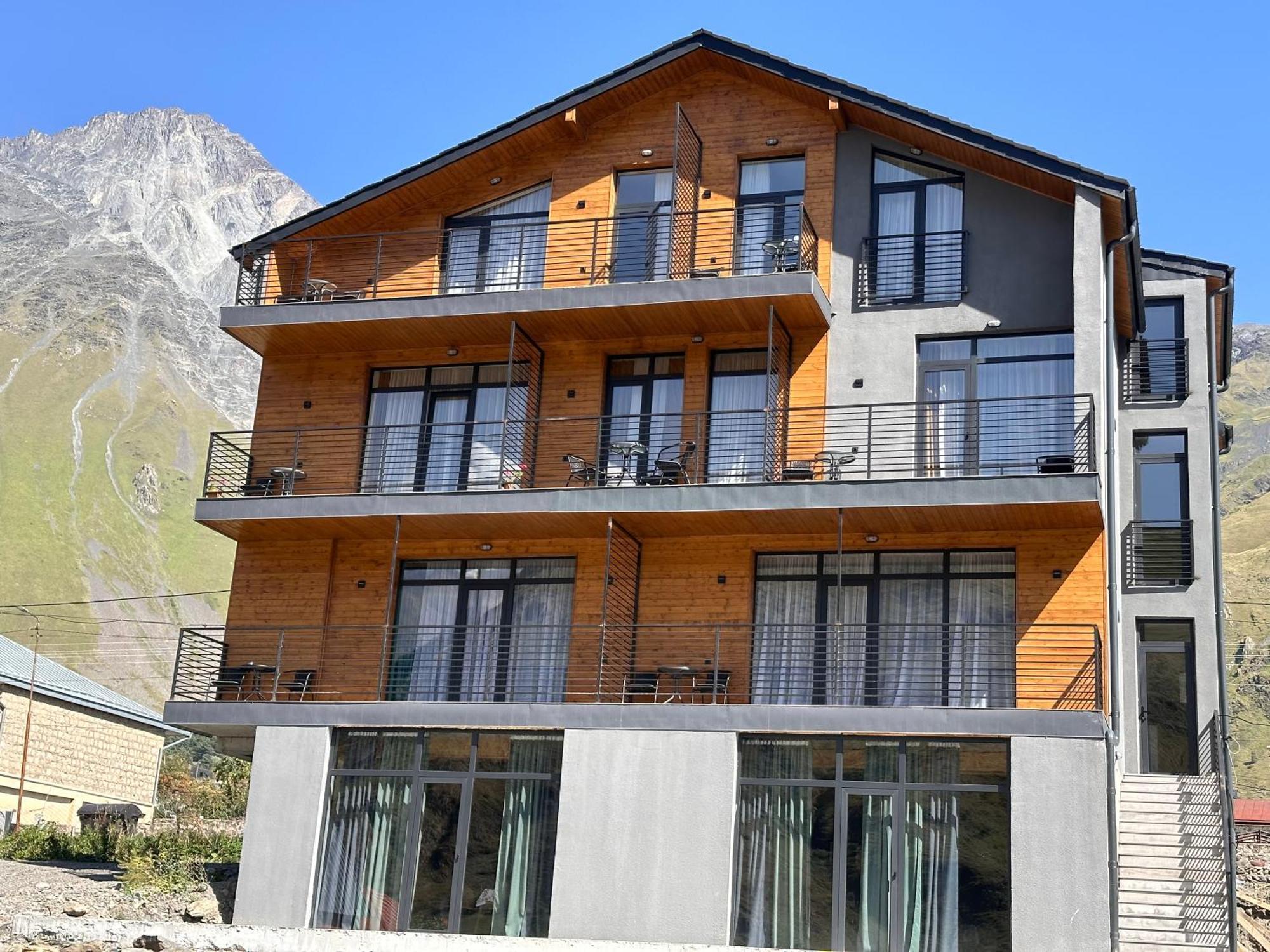 Hotel Mountime Kazbegi Esterno foto