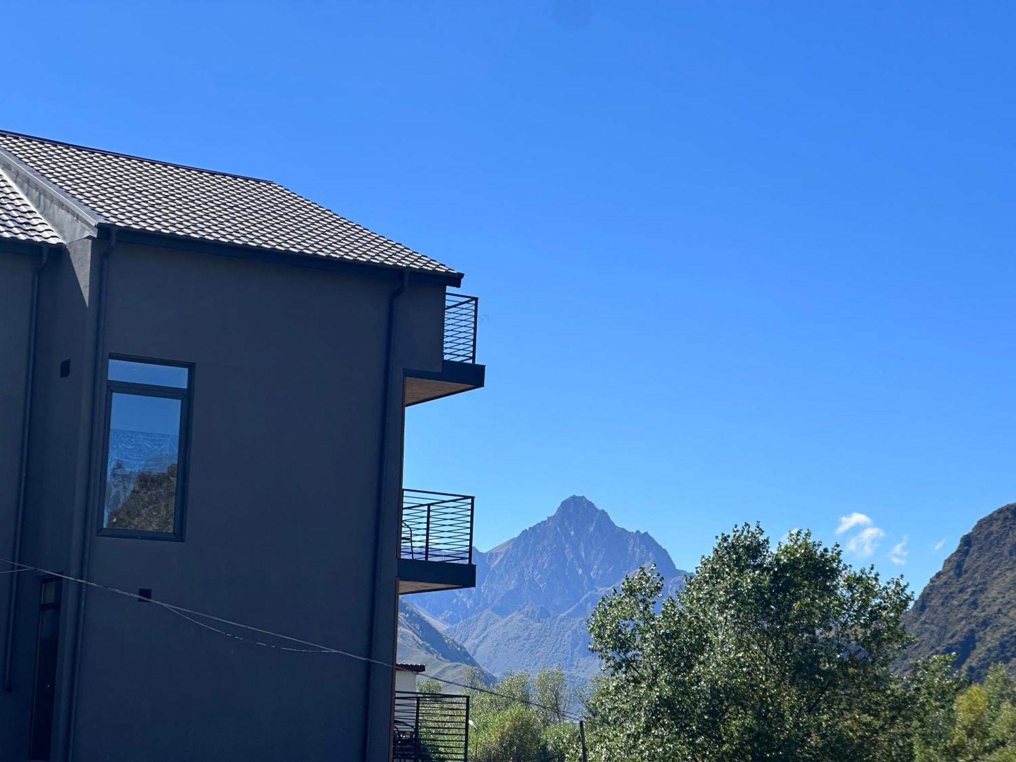 Hotel Mountime Kazbegi Esterno foto